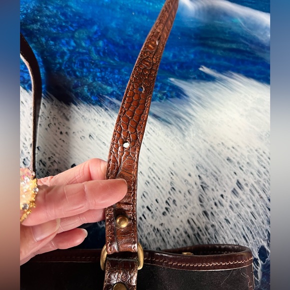 BUY or BUNDLE! Brahmin blk br trim 2 strap removable zip envelope center key fob - Picture 12 of 15